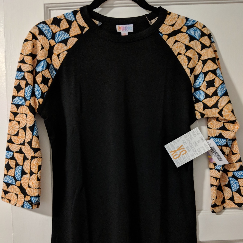 Brand NEW Lularoe Randy Tee (X-Small)